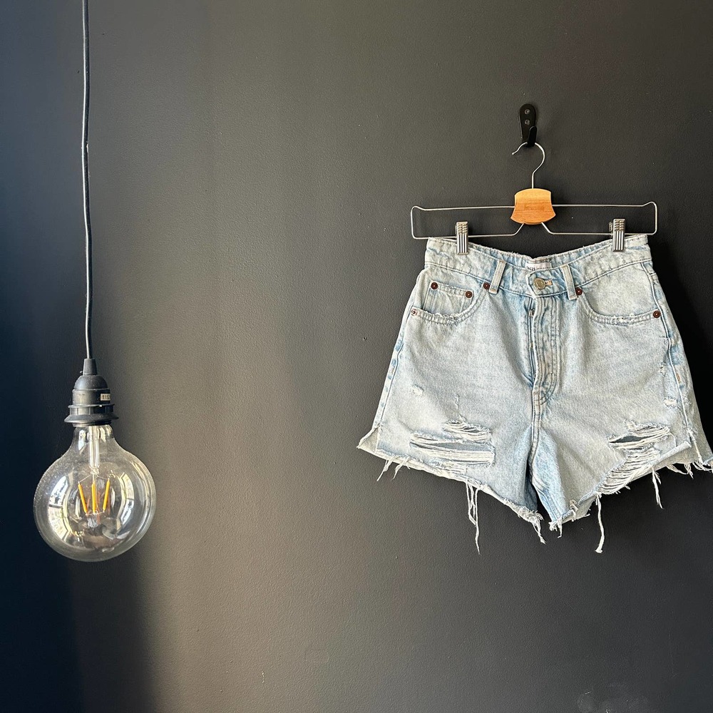 ZARA Straight Fit Split Shorts High Rise Button Fly Distressed Size 4 - Picture 4 of 12